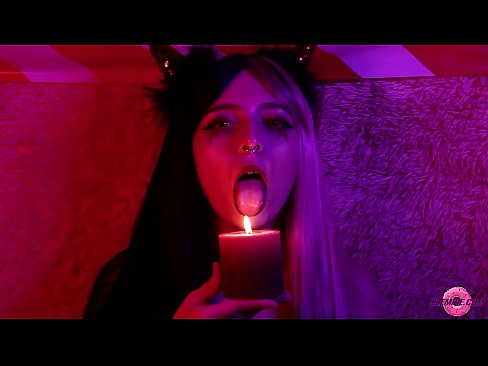 ❤️ Blowjob angerddol o Sexy Succubus gyda Chyflawniad Genau ❌ Fideo ffwc wrthon ni ️❤
